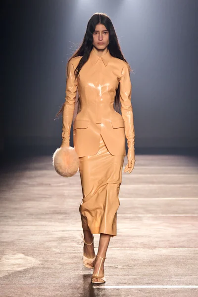 Look 5